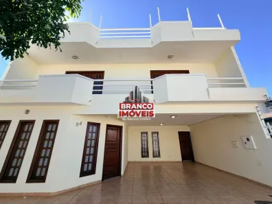 Casa com 4 Quartos à venda, 300m² no Guará II, Brasília