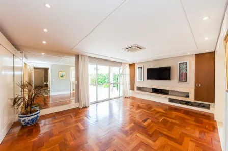 Casa de Condomínio com 4 Quartos para alugar, 465m² no Campo Comprido, Curitiba