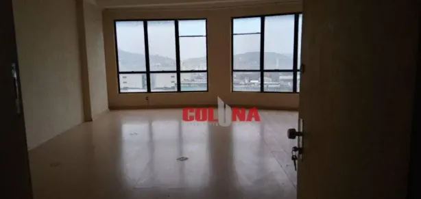 Sala Comercial para alugar, 38m² no Centro, Niterói