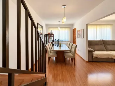 Casa com 4 Quartos à venda, 250m² no Milho Branco, Juiz de Fora
