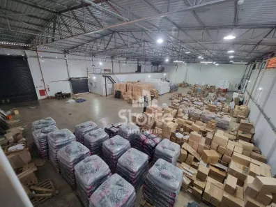 Galpão/Depósito/Armazém para venda ou aluguel, 1156m² no Marta Helena, Uberlândia