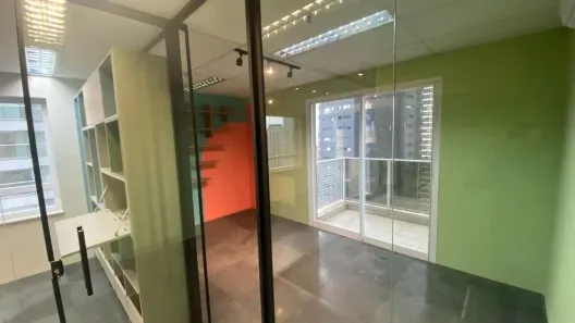 Sala Comercial para venda ou aluguel, 84m² no Vila Gertrudes, São Paulo