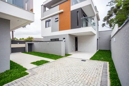 Sobrado com 3 Quartos à venda, 146m² no Bacacheri, Curitiba