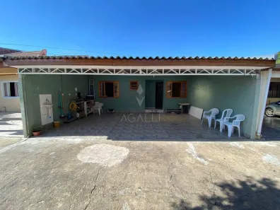 Casa com 3 Quartos à venda, 59m² no Pinheirinho, Curitiba