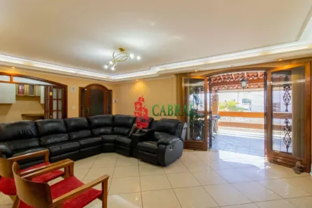 Sobrado com 3 Quartos à venda, 331m² no Vila Galvão, Guarulhos