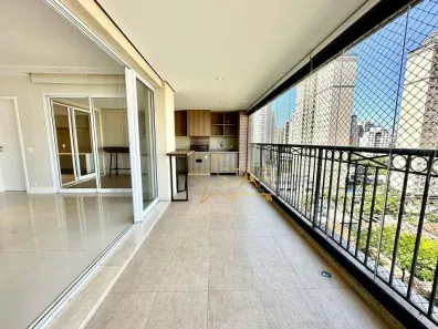 Apartamento com 3 Quartos à venda, 190m² no Vila Nova Conceição, São Paulo