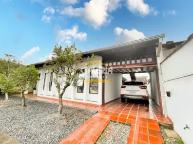 Casa com 4 Quartos à venda, 211m² no Boa Vista, Joinville