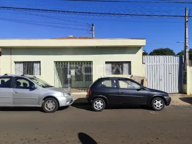 Casa com 3 Quartos para alugar, 130m² no Vila Lutfalla, São Carlos