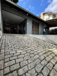 Casa com 3 Quartos à venda, 130m² no Floresta, Joinville
