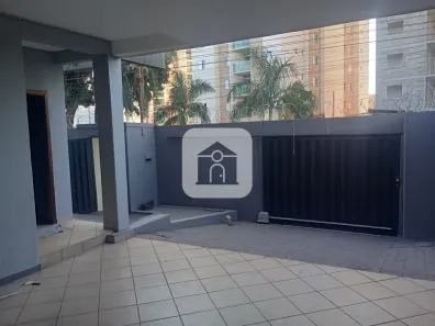 Sobrado com 6 Quartos para alugar, 260m² no Tubalina, Uberlândia