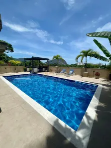 Casa com 5 Quartos para alugar, 400m² no Vargem Pequena, Rio de Janeiro
