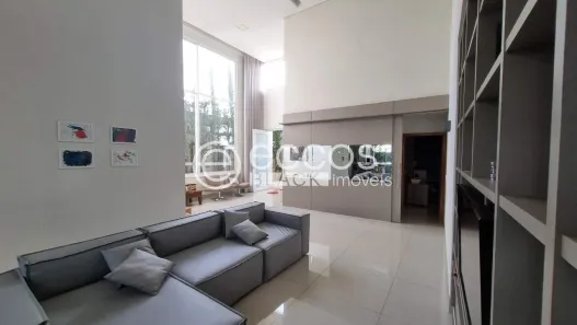 Casa de Condomínio com 3 Quartos à venda, 250m² no Nova Uberlândia, Uberlândia