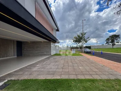 Casa de Condomínio com 4 Quartos à venda, 330m² no Centro, Uberlândia