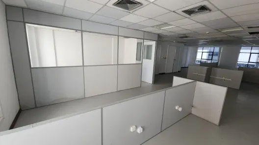 Sala Comercial para alugar, 470m² no Stiep, Salvador