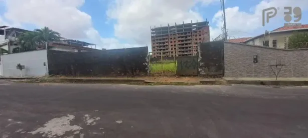 Lote/Terreno à venda, 720m² no Olho D'Água, São Luís
