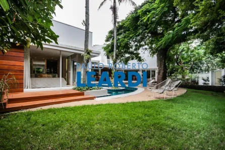 Sobrado com 4 Quartos à venda, 579m² no Vila Madalena, São Paulo