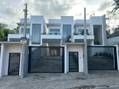 Sobrado com 2 Quartos à venda, 106m² no Nova Brasília, Joinville
