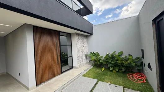 Casa com 3 Quartos à venda, 149m² no Saraiva, Uberlândia