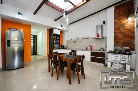 Sobrado com 3 Quartos à venda, 147m² no Bacacheri, Curitiba