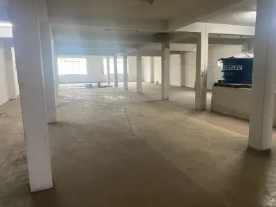 Ponto Comercial para alugar, 500m² no Trindade, São Gonçalo