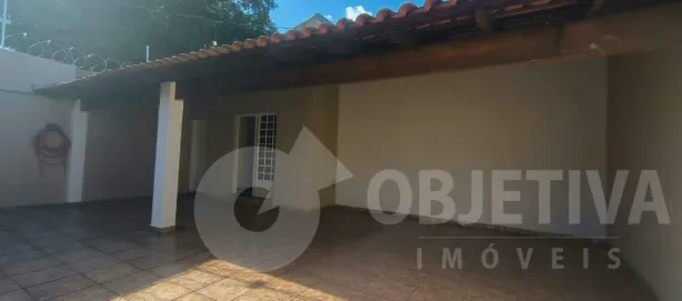 Casa com 3 Quartos para alugar, 155m² no Nossa Senhora Aparecida, Uberlândia