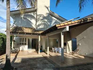 Casa com 4 Quartos à venda, 305m² no Jardim Karaíba, Uberlândia