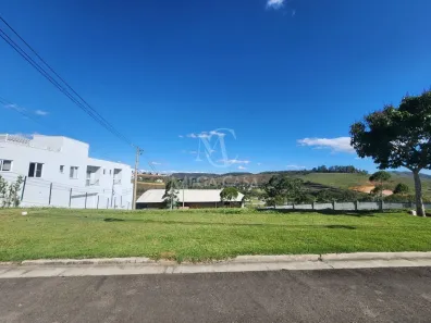 Lote/Terreno à venda, 688m² no São Pedro, Juiz de Fora