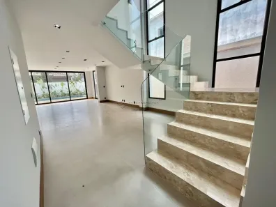 Sobrado com 4 Quartos à venda, 376m² no Jardim Itália, Cuiabá