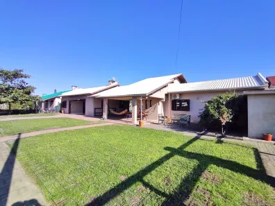 Casa com 7 Quartos à venda, 657m² no Mariluz C, Imbé