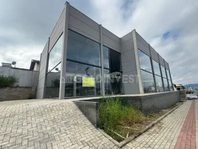 para alugar, 670m² no Steffen, Brusque