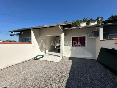 Casa com 2 Quartos à venda, 66m² no Poço Grande, Gaspar