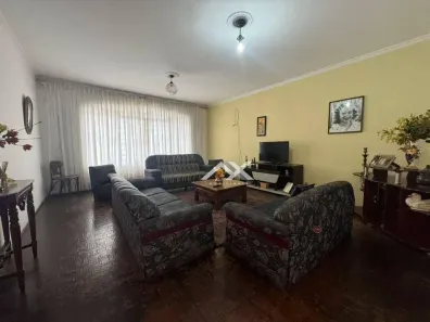 Casa com 3 Quartos à venda, 240m² no Vila Cidade Universitária, Bauru
