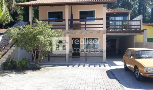 Apartamento com 3 Quartos para alugar, 110m² no Barra da Lagoa, Florianópolis