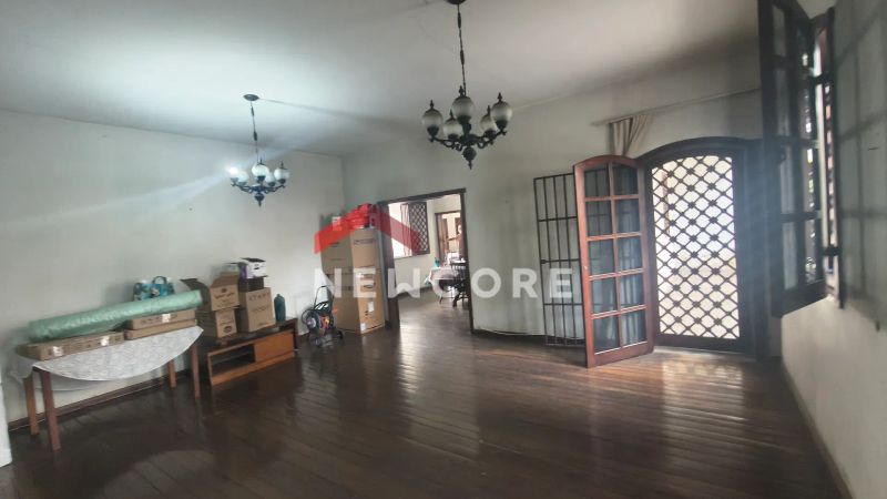 Casa com 6 quartos — Cidade Nova, Belo Horizonte