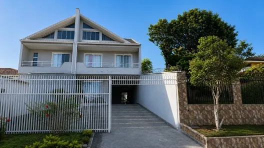 Sobrado com 3 Quartos à venda, 162m² no Santa Cândida, Curitiba