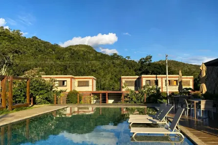 Casa de Condomínio com 4 Quartos à venda, 117m² no Itaipava, Petrópolis