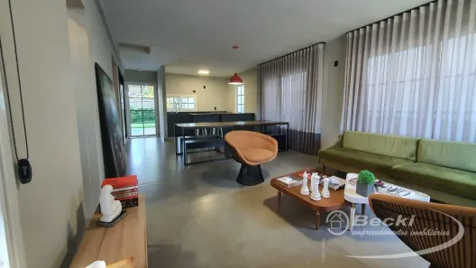Casa com 3 Quartos à venda, 265m² no Nova Brasília, Joinville
