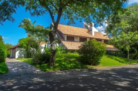 Casa com 6 Quartos à venda, 702m² no Cavalhada, Porto Alegre