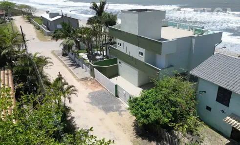 Casa com 6 Quartos à venda, 450m² no Cambijú, Itapoá