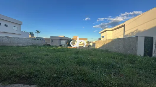 Lote/Terreno à venda, 420m² no Condomínio Residencial Grand Trianon, Anápolis
