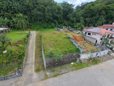 Lote/Terreno à venda, 630m² no Iririú, Joinville