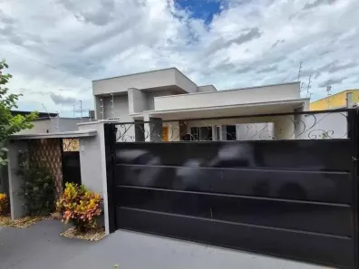 Casa com 3 Quartos à venda, 210m² no São João, Votuporanga