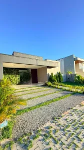 Casa com 4 Quartos para alugar, 220m² no Cajupiranga, Parnamirim