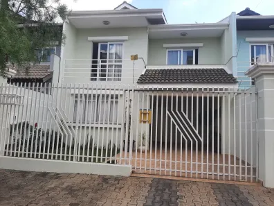 Sobrado com 3 Quartos à venda, 139m² no Uvaranas, Ponta Grossa