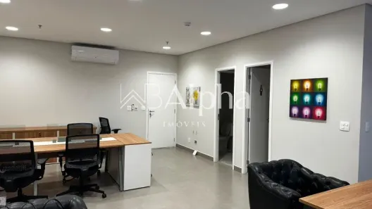Sala Comercial para alugar, 47m² no Sítio Tamboré Alphaville, Barueri