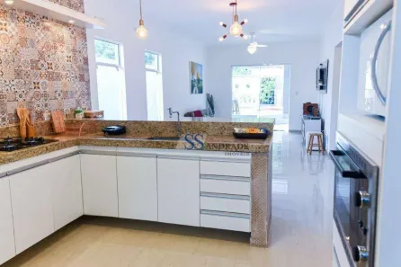 Casa com 3 Quartos à venda, 240m² no Estância Balneária Hawai, Caraguatatuba