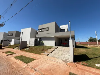 Casa de Condomínio com 4 Quartos à venda, 180m² no Jardins Berlim, Senador Canedo