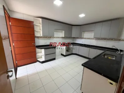 Sobrado com 3 Quartos para alugar, 161m² no Jardim Guaporé, Maringá