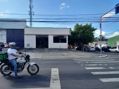 Prédio Comercial à venda, 250m² no Gruta de Lourdes, Maceió