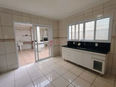 Sobrado com 4 Quartos à venda, 252m² no Vila Tupi, Várzea Paulista